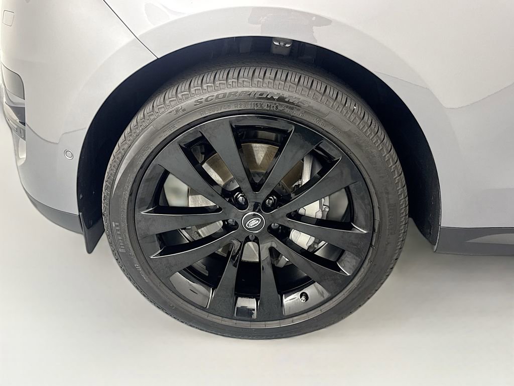 Certified 2025 Land Rover Range Rover Sport SE AWD/4WD image 30
