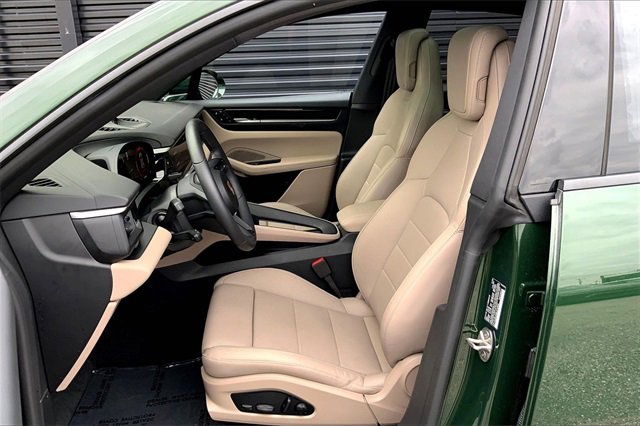 Used 2025 Porsche Macan Electric image 5