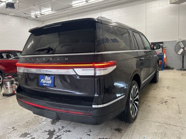 Used 2024 Lincoln Navigator L Reserve image 4