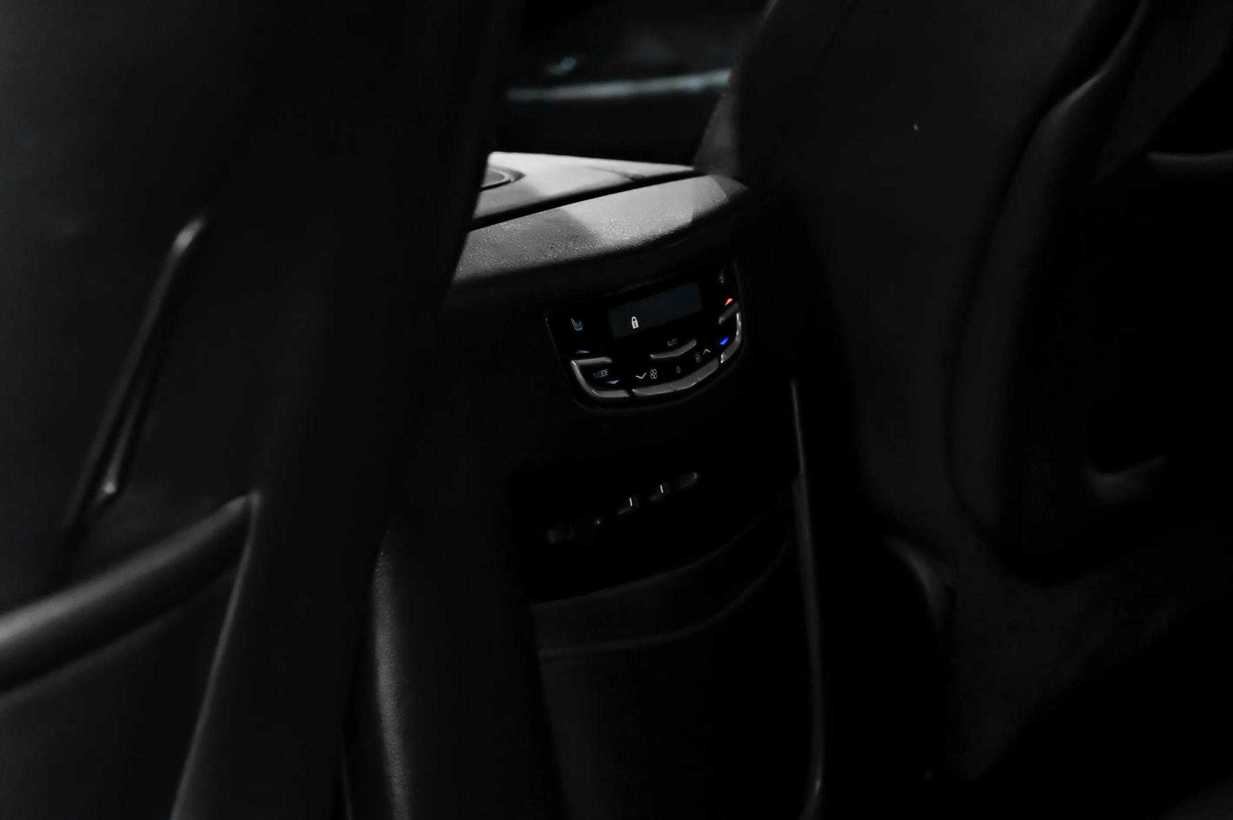 Used 2017 Cadillac Escalade ESV Luxury RWD image 47