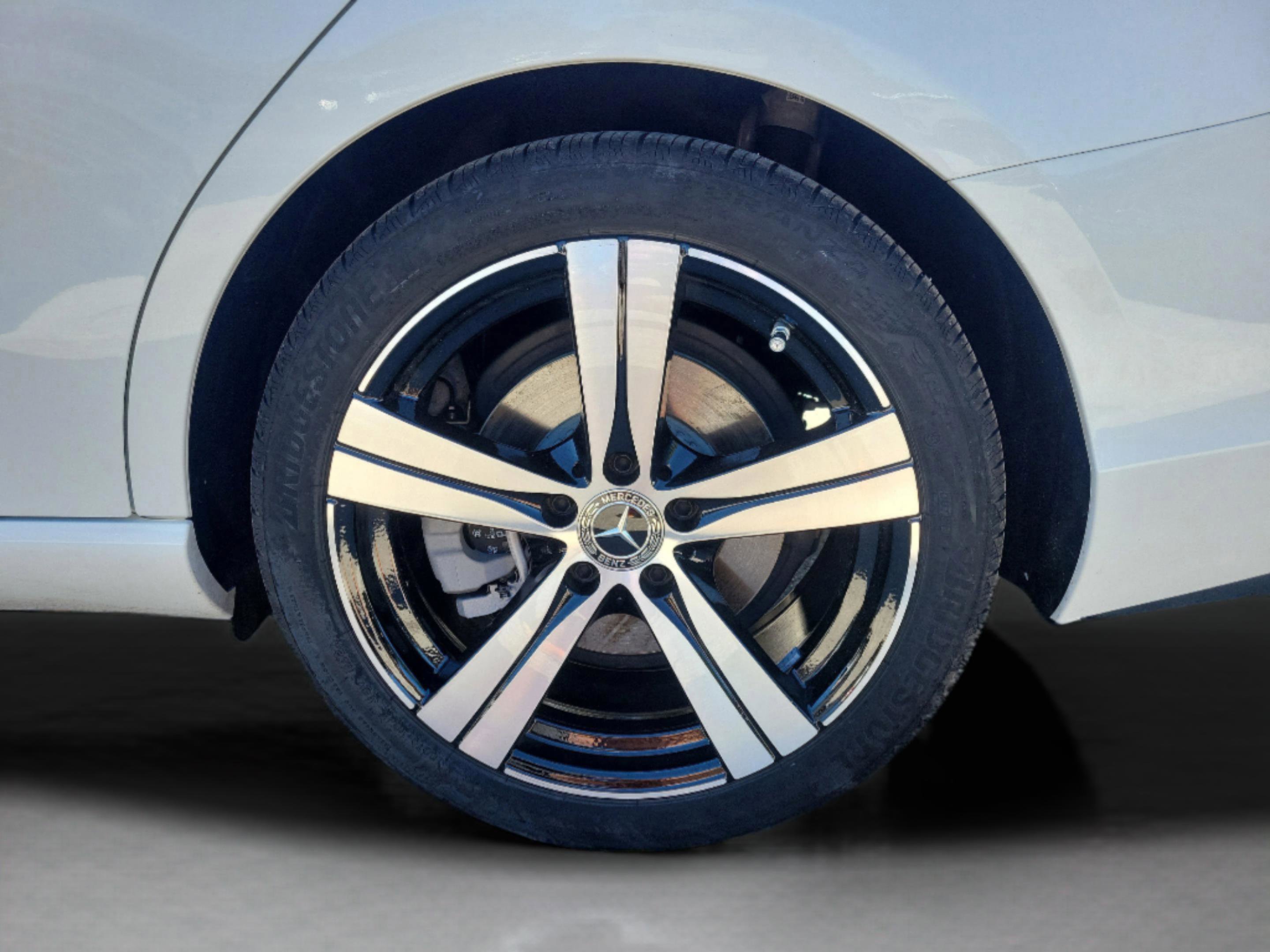 Used 2025 Mercedes-Benz C 300 C 300 image 1