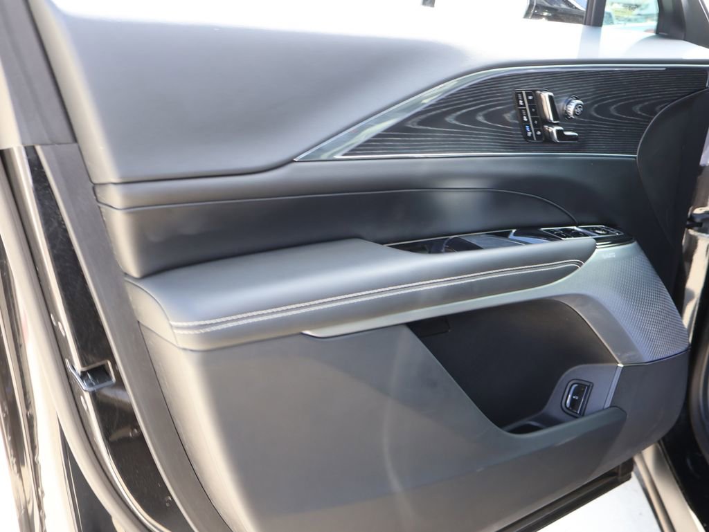 Used 2024 Cadillac Lyriq Luxury image 22