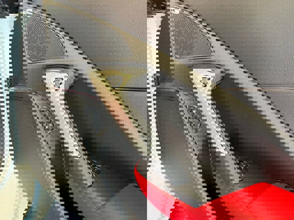 Used 2015 Chevrolet Corvette Stingray Convertible w/ 2LT Preferred Equipment Group RWD image 11