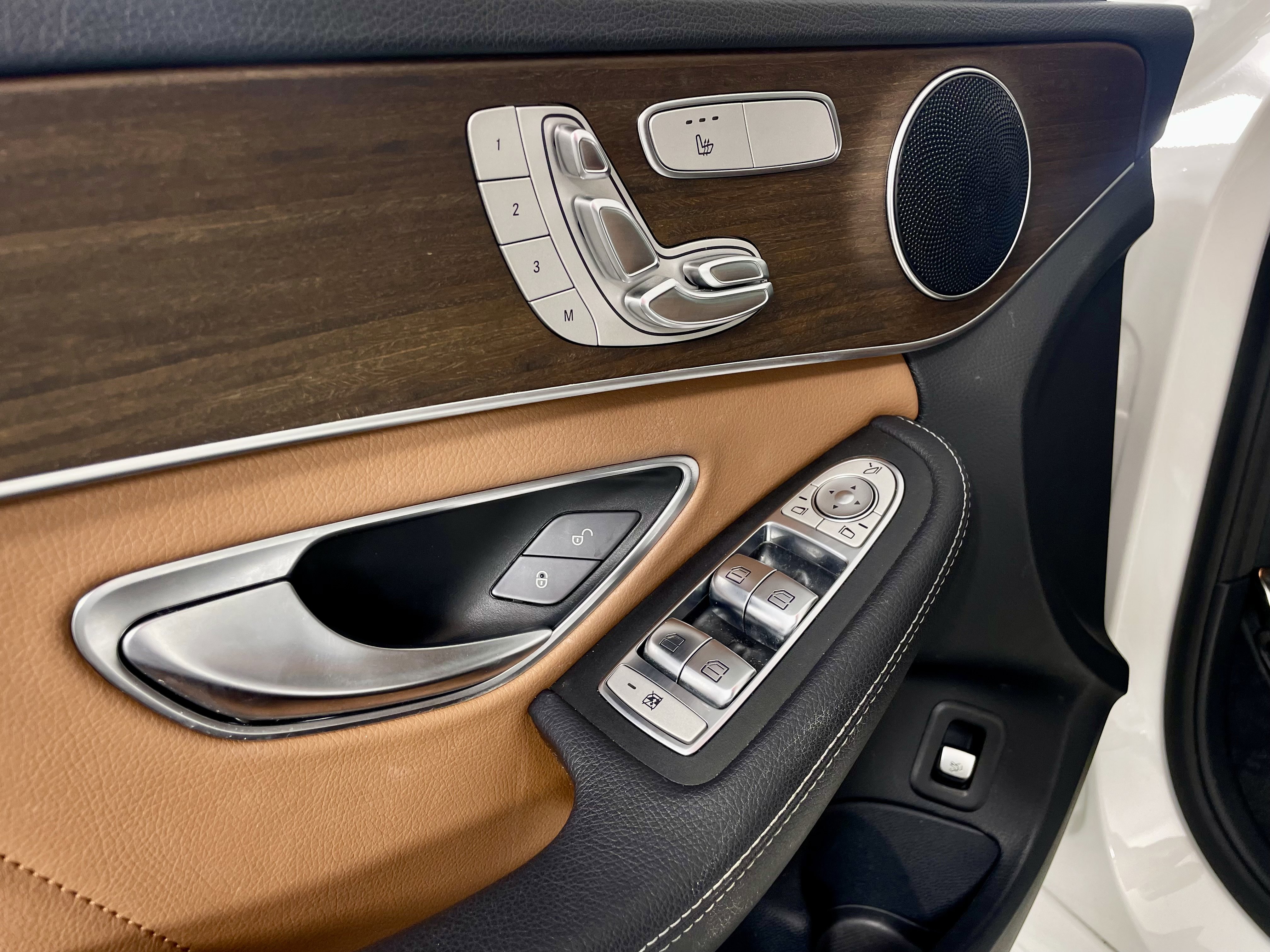 Used 2020 Mercedes-Benz C 300 Sedan image 14