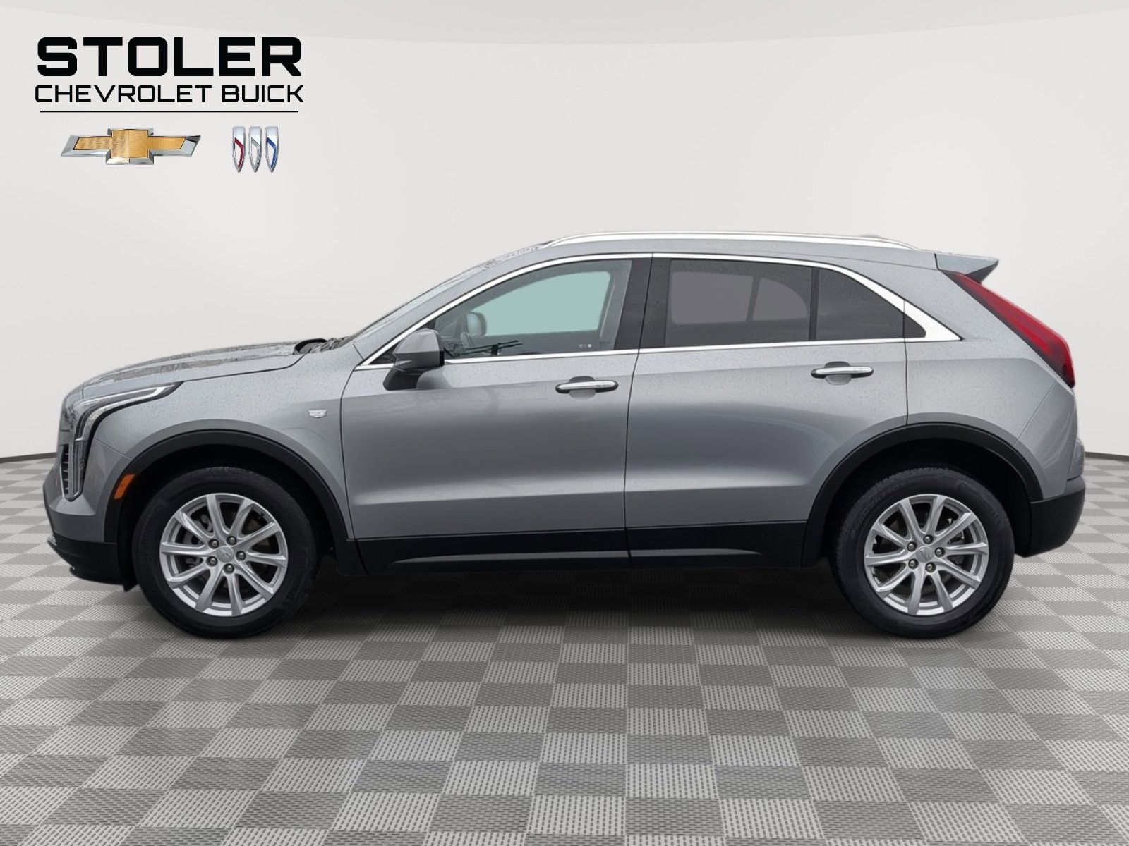 Used 2023 Cadillac XT4 Luxury w/ Cold Weather Package image 2