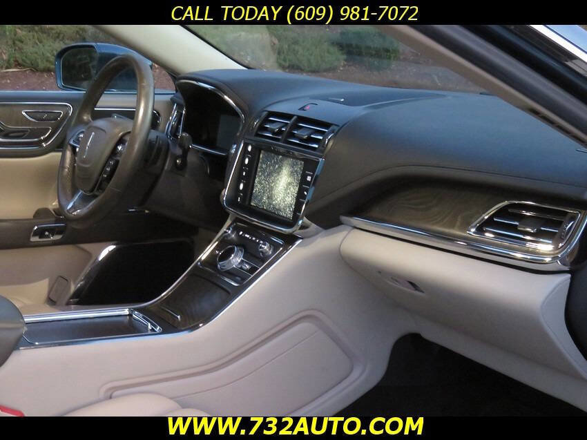 Used 2018 Lincoln Continental Select w/ Continental Climate Package image 6