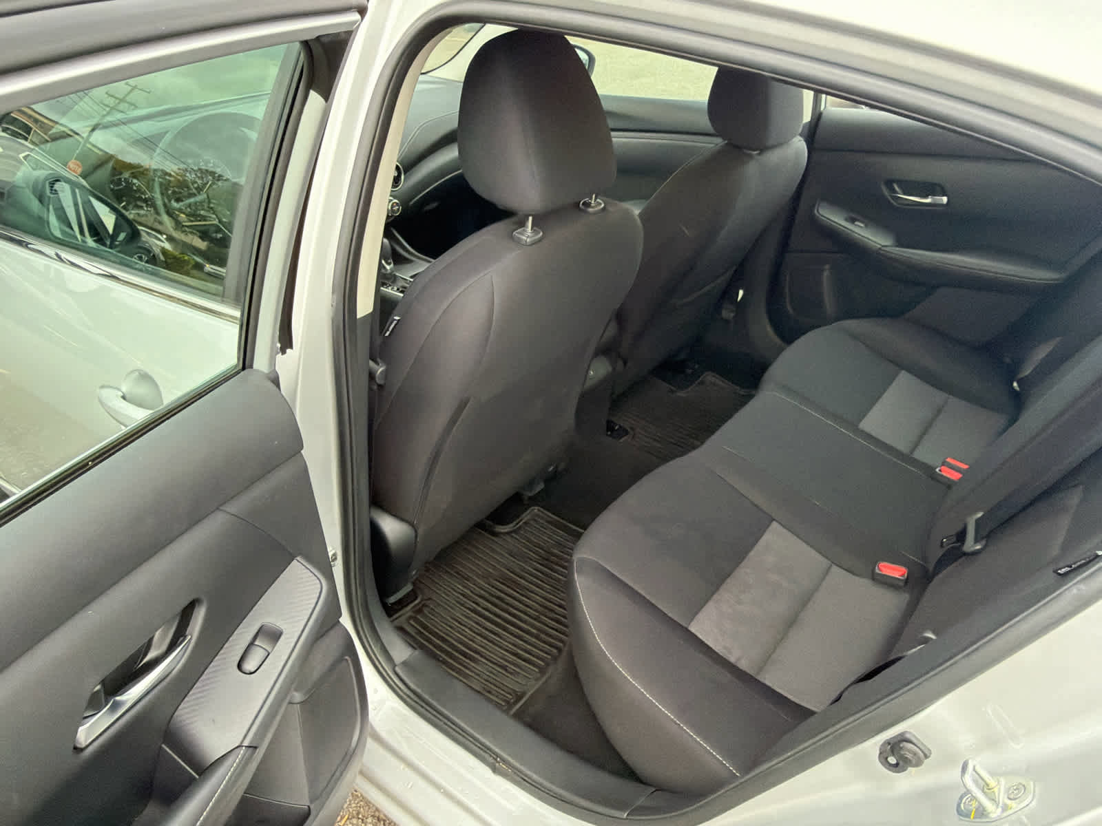 Used 2023 Nissan Sentra SV w/ All-Weather Package FWD image 9
