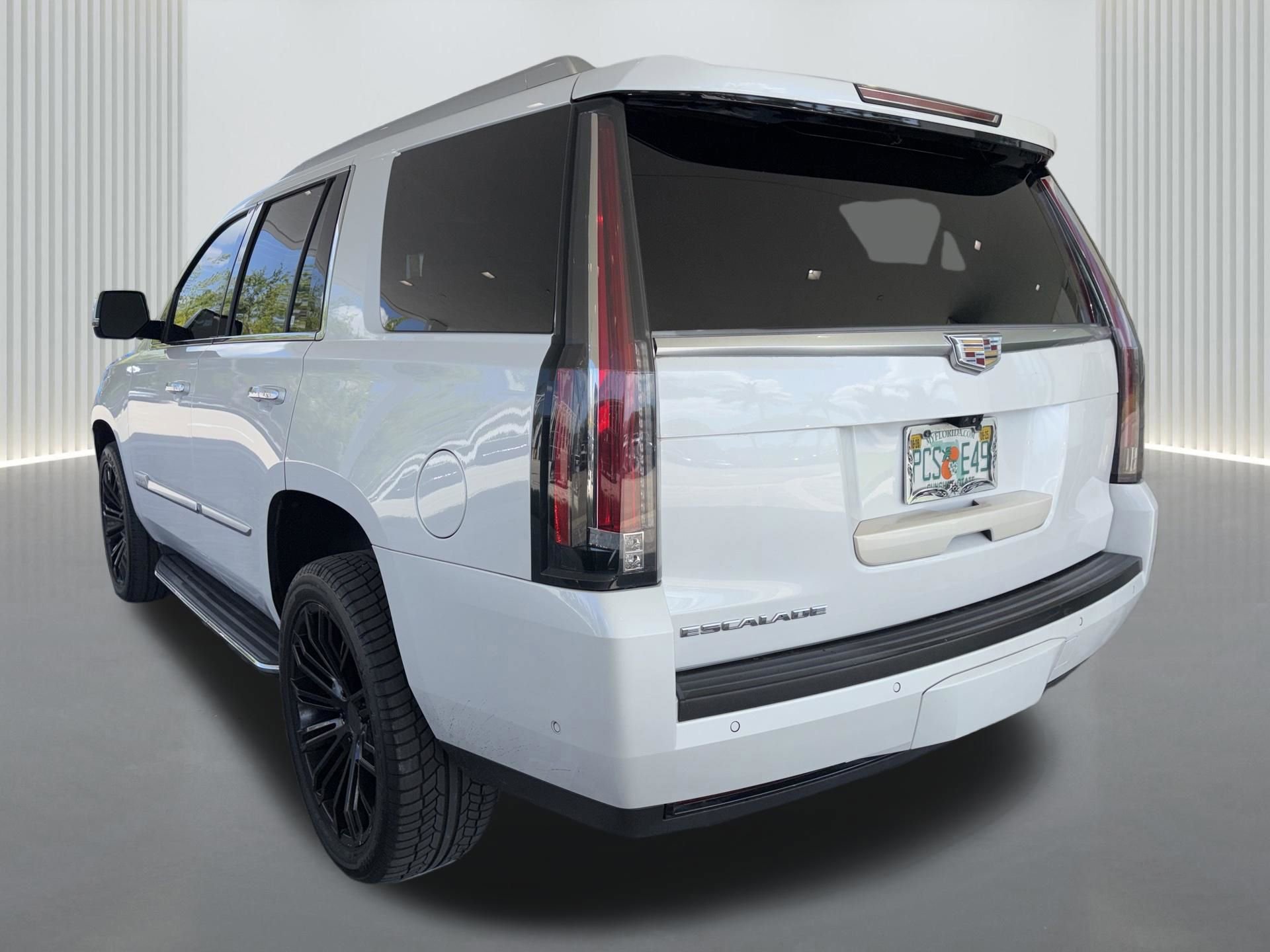 Used 2019 Cadillac Escalade Luxury RWD image 7
