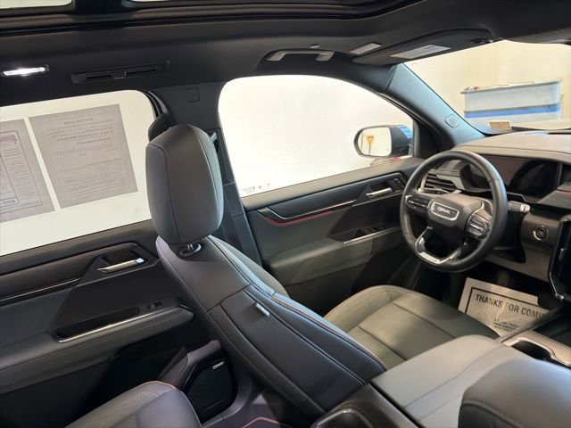 Used 2025 GMC Acadia AT4 w/ Luxury Package image 37