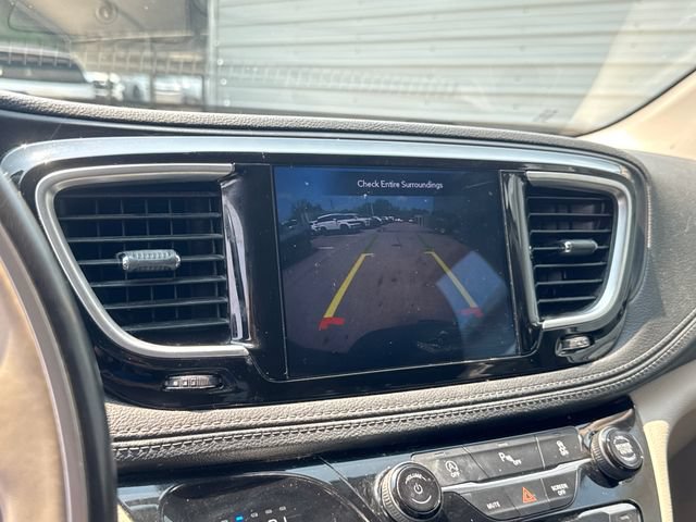 Used 2020 Chrysler Pacifica Limited FWD image 22