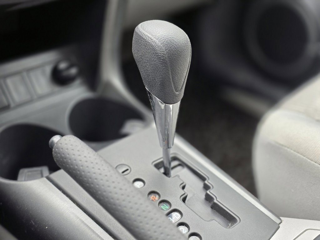 Used 2011 Toyota RAV4 4WD image 31