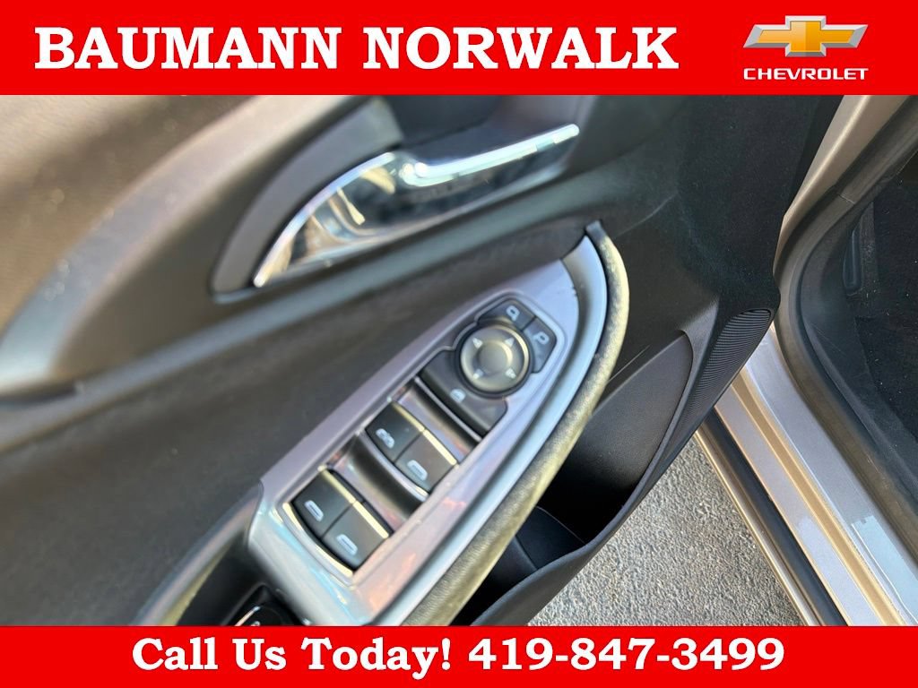 Used 2024 Chevrolet Malibu LT FWD image 17