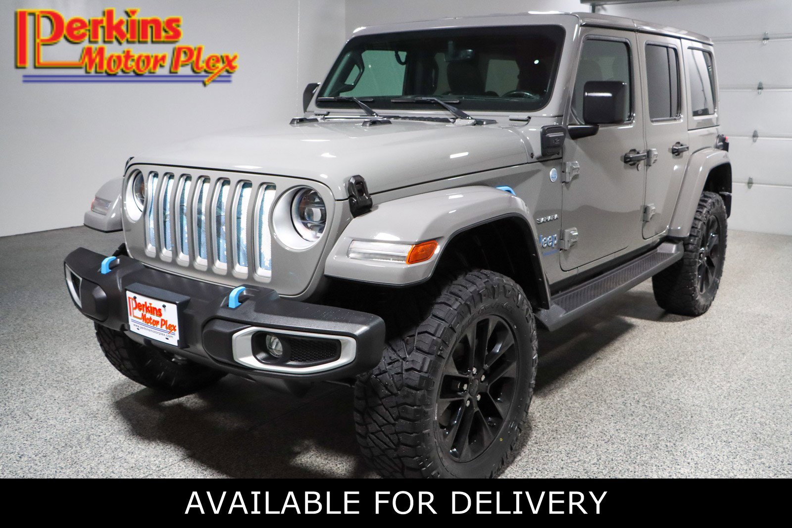Used 2023 Jeep Wrangler Unlimited Sahara w/ Cold Weather Group AWD/4WD image 1