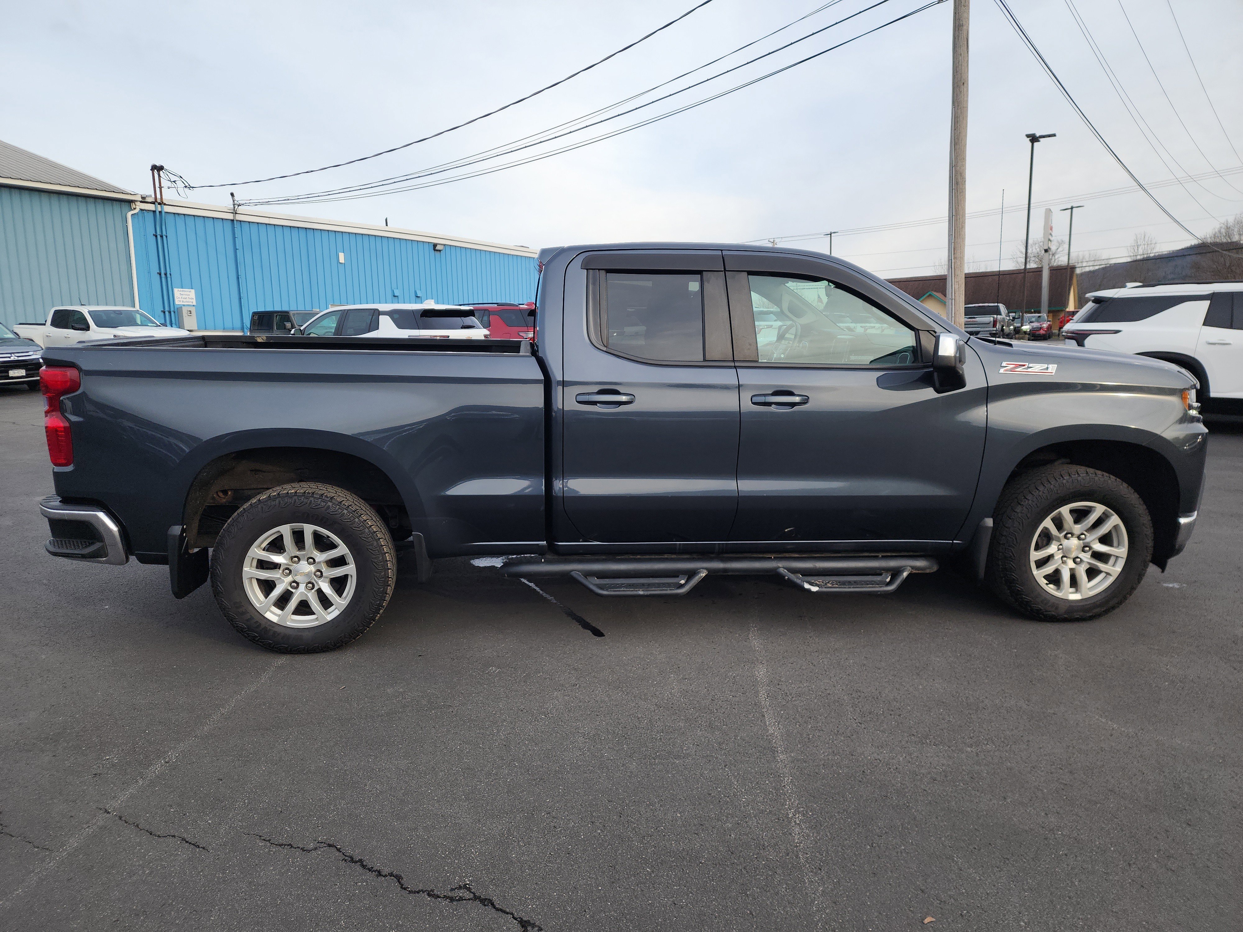 Used 2022 Chevrolet Silverado 1500 LT image 9