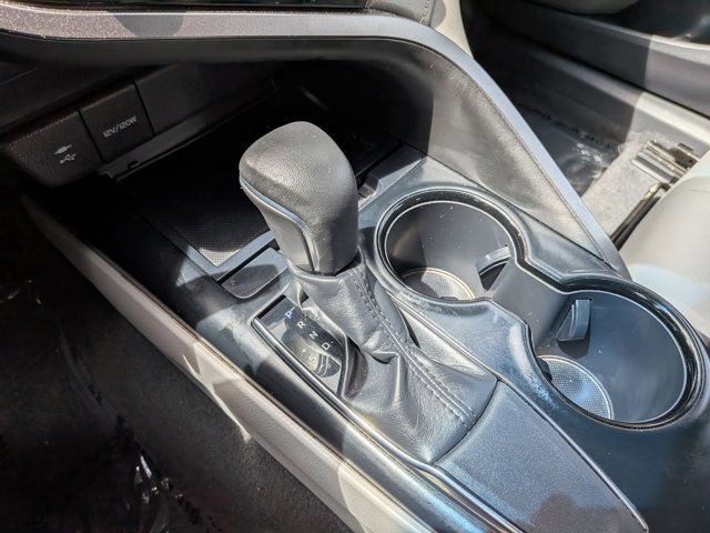 Used 2019 Toyota Camry SE FWD image 12