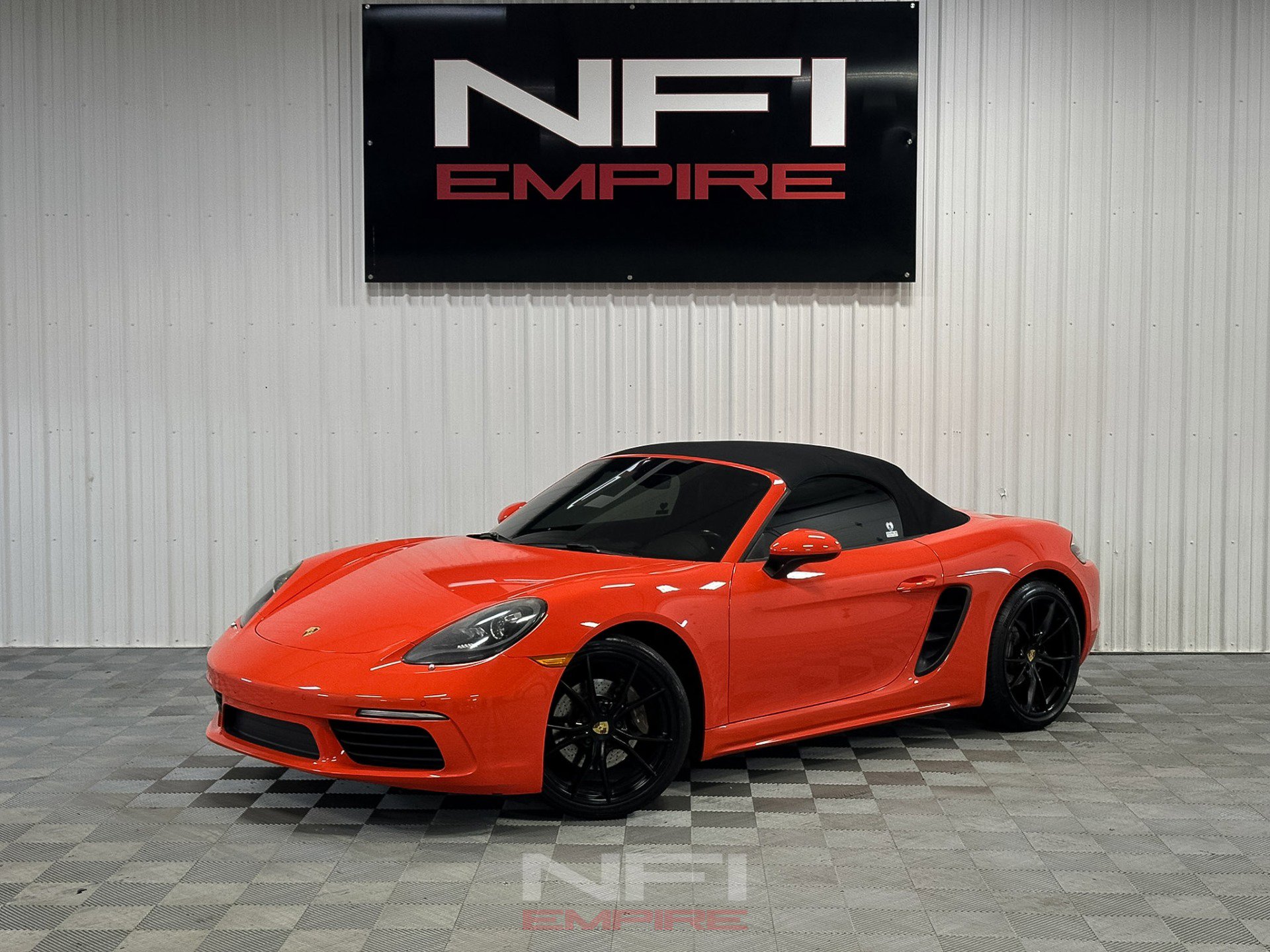 Used 2017 Porsche 718 Boxster Roadster 2D image 2