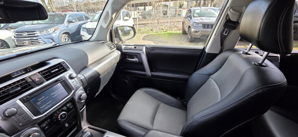 Used 2016 Toyota 4Runner SR5 Premium RWD image 28