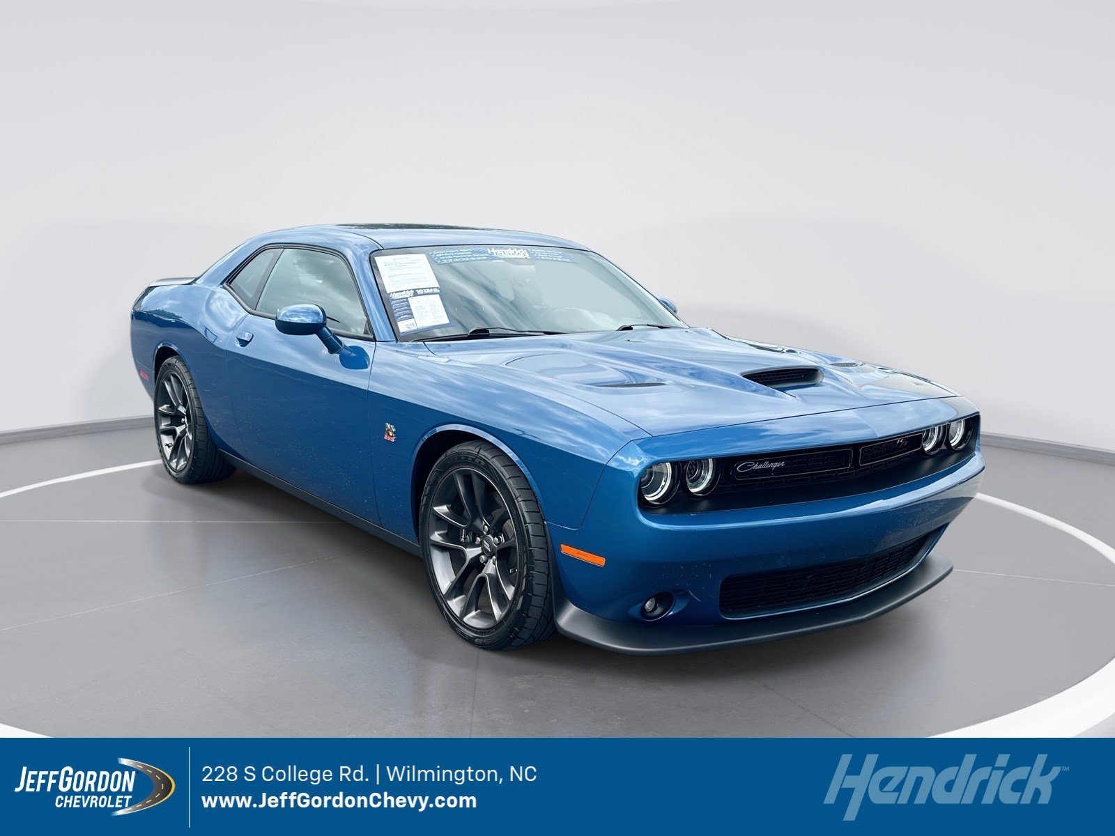 Used 2021 Dodge Challenger R/T Scat Pack RWD image 1