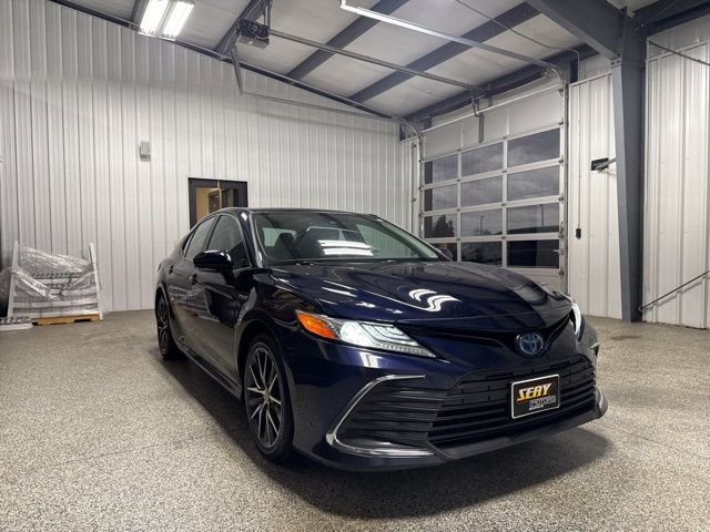 Used 2021 Toyota Camry XLE FWD image 28