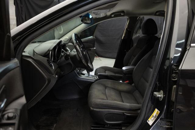 Used 2014 Chevrolet Cruze LT image 12