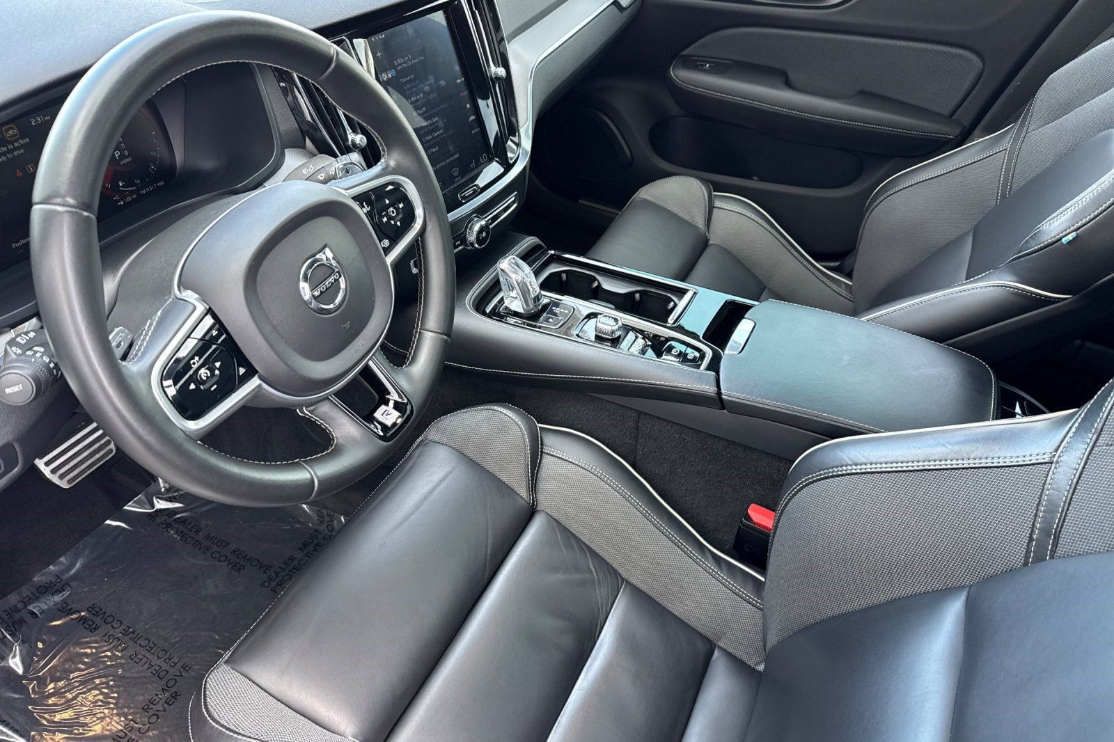 Used 2019 Volvo S60 T8 R-Design AWD/4WD image 4