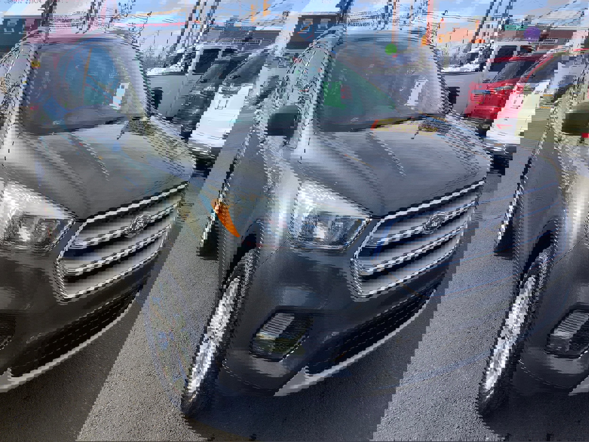 Used 2018 Ford Escape SE w/ SE Sync 3 Package image 2