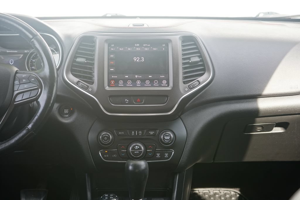 Used 2019 Jeep Cherokee Trailhawk w/ Cold Weather Group AWD/4WD image 24