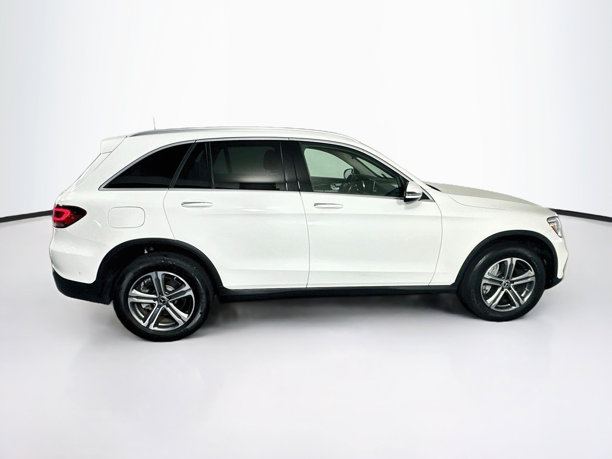 Used 2021 Mercedes-Benz GLC 300 4MATIC w/ Premium Package image 10