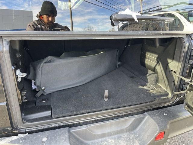 Used 2019 Jeep Wrangler Unlimited Sahara image 22