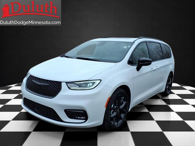 Used 2025 Chrysler Pacifica Limited FWD image 1