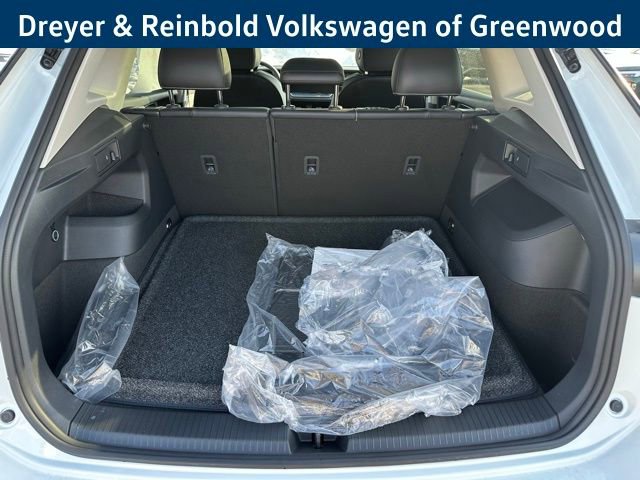 New 2026 Volkswagen Tiguan SE image 32