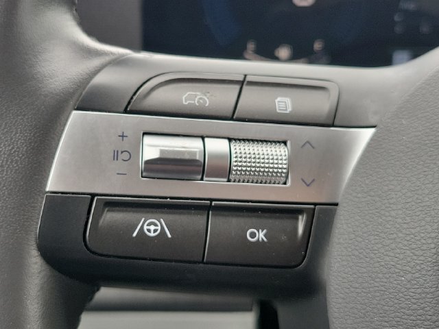 Used 2025 Hyundai Kona SEL FWD image 24