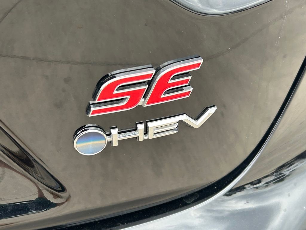 Used 2026 Toyota Corolla SE w/ SE Premium Package image 13