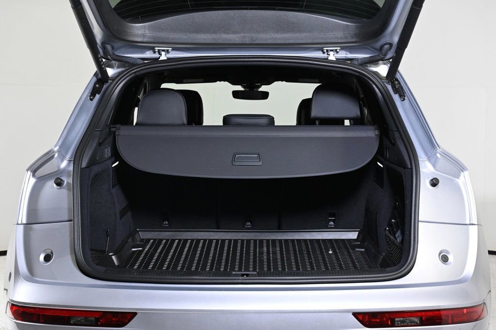 Certified 2025 Audi Q5 2.0T Premium w/ Convenience Plus Package image 21