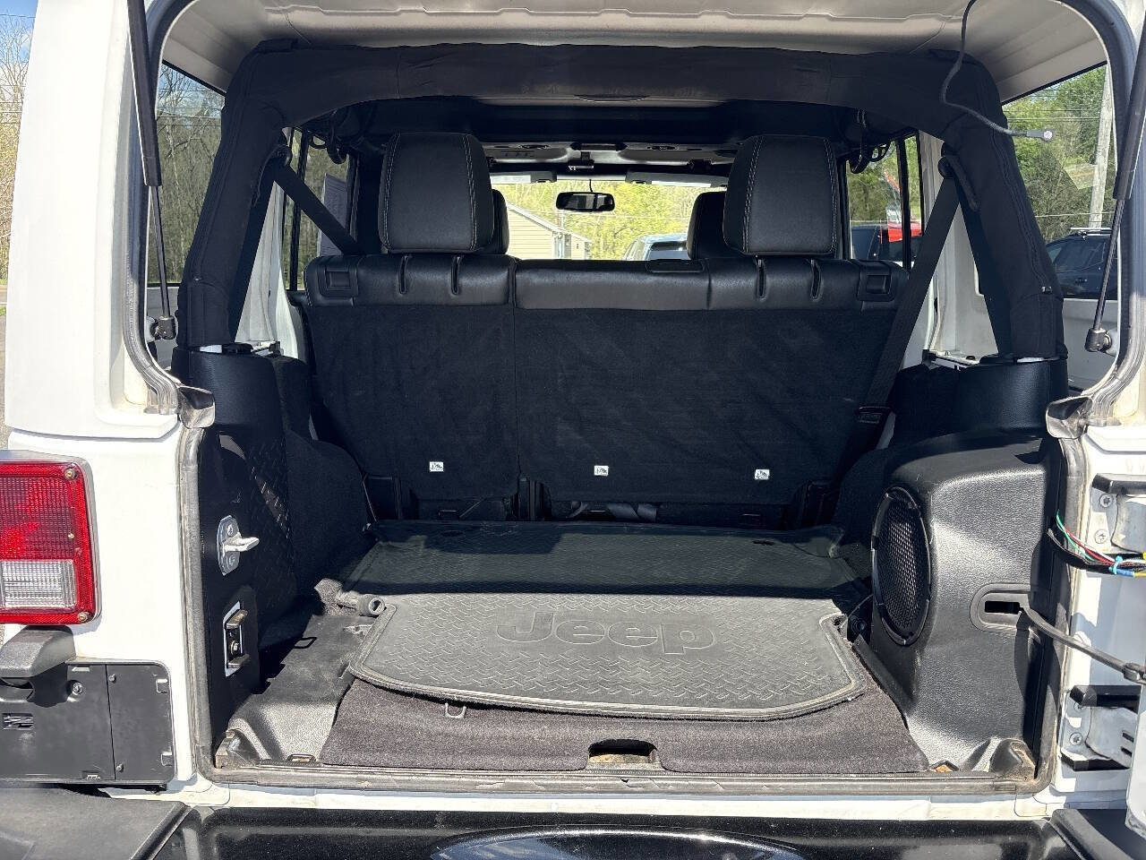 Used 2014 Jeep Wrangler Unlimited Sahara AWD/4WD image 7