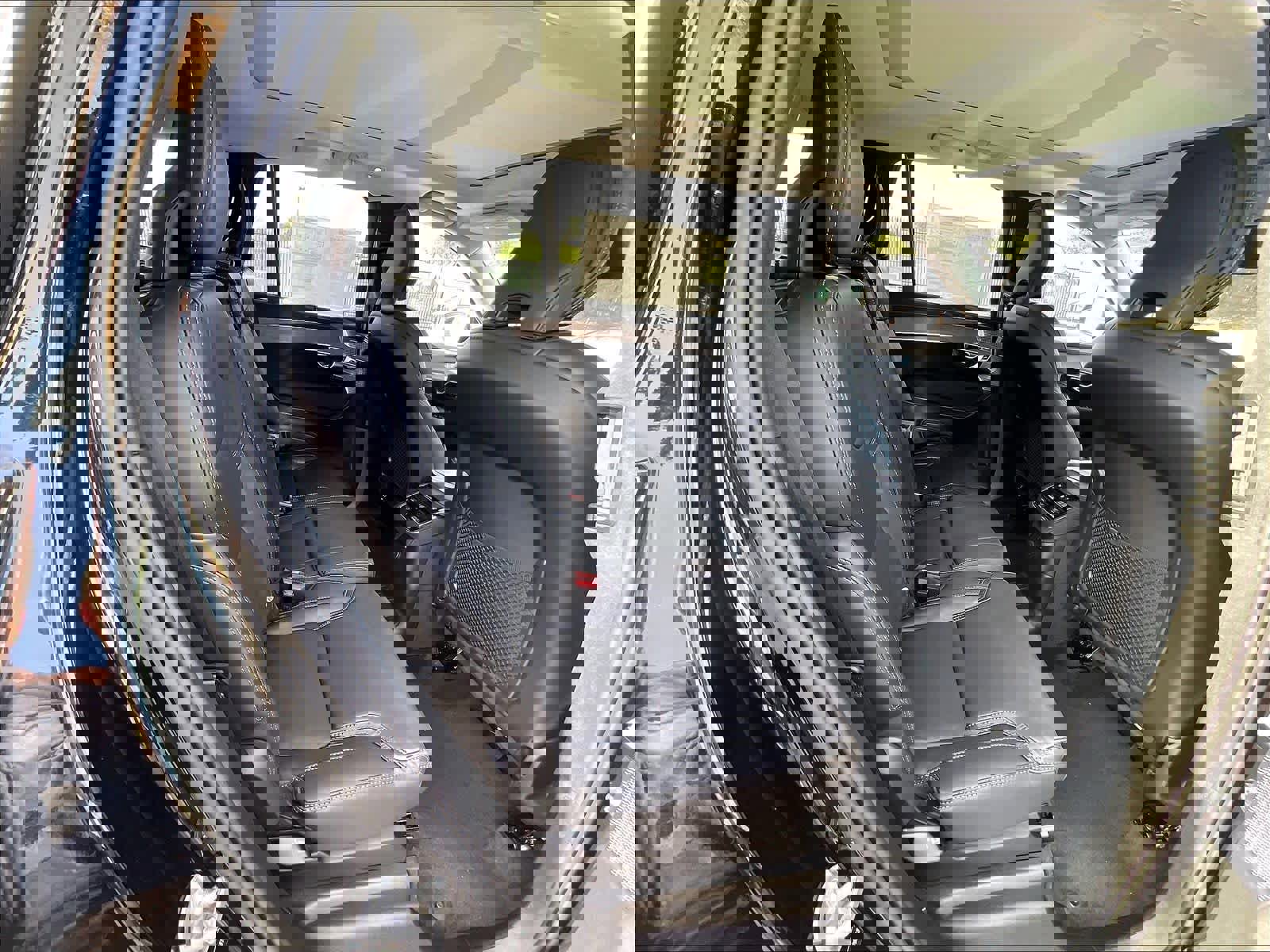 New 2026 Volvo XC90 T8 Ultra w/ Lounge Package image 27