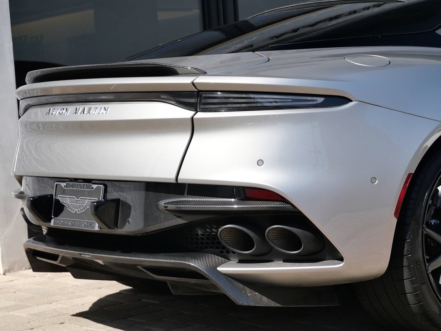 Used 2023 Aston Martin DBS Coupe RWD image 8