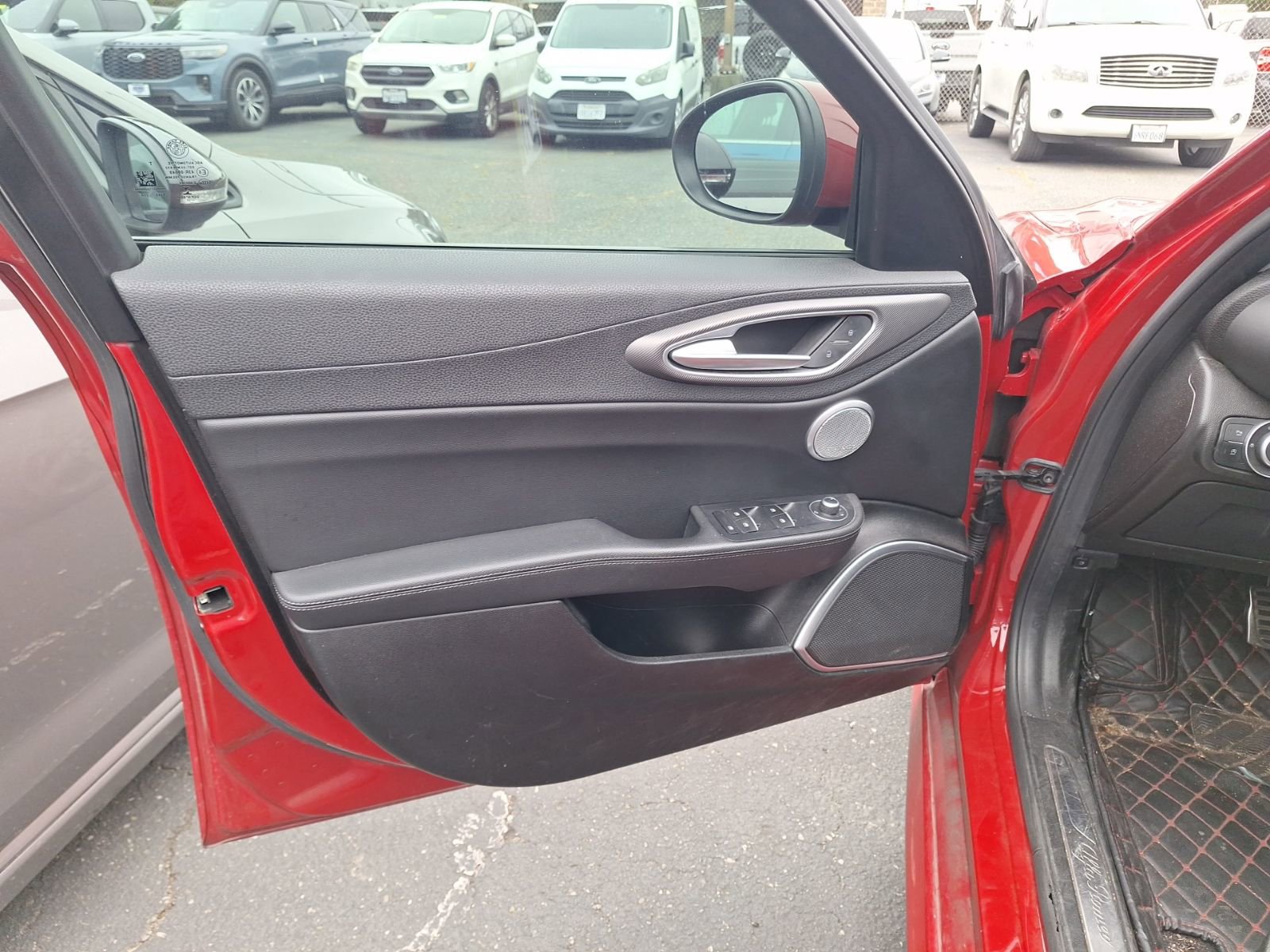 Used 2018 Alfa Romeo Giulia image 12