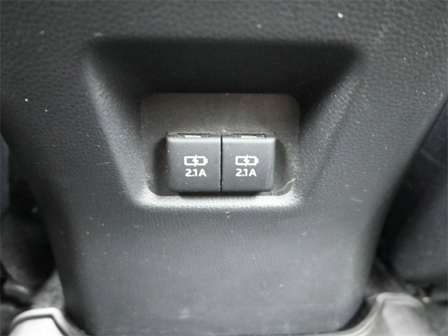 Used 2019 Toyota RAV4 XLE Premium image 22