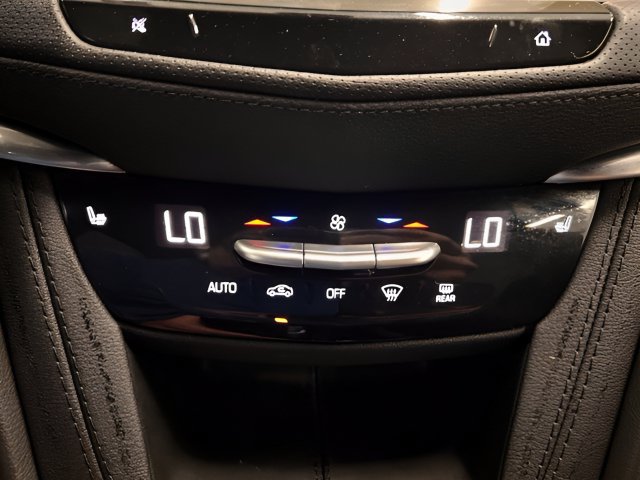 Certified 2024 Cadillac XT6 Luxury w/ LPO, Floor Liner Package AWD/4WD image 32