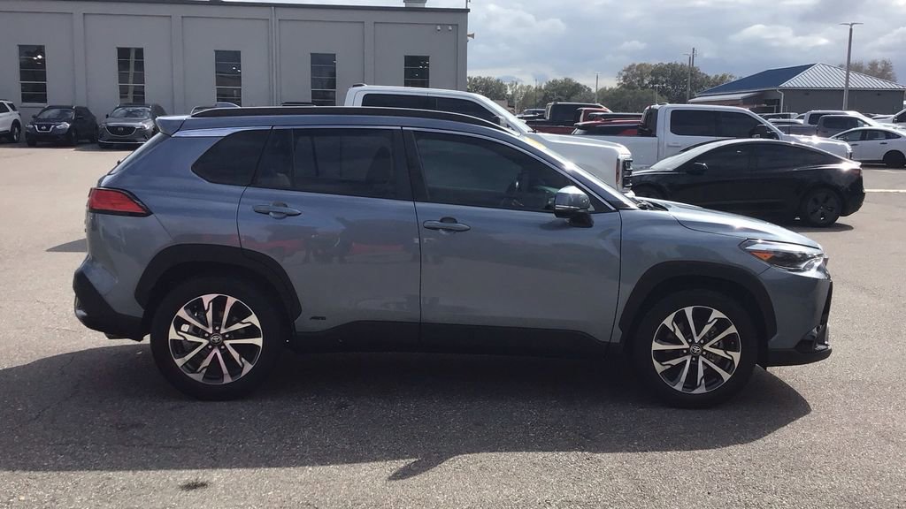 Used 2023 Toyota Corolla Cross XSE w/ Convenience Package image 5