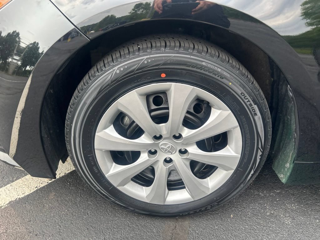 Certified 2024 Toyota Corolla LE FWD image 28