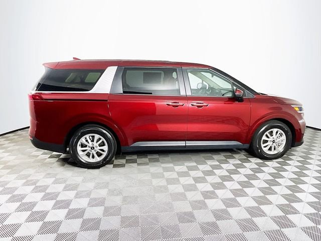 Used 2023 Kia Carnival LX image 9