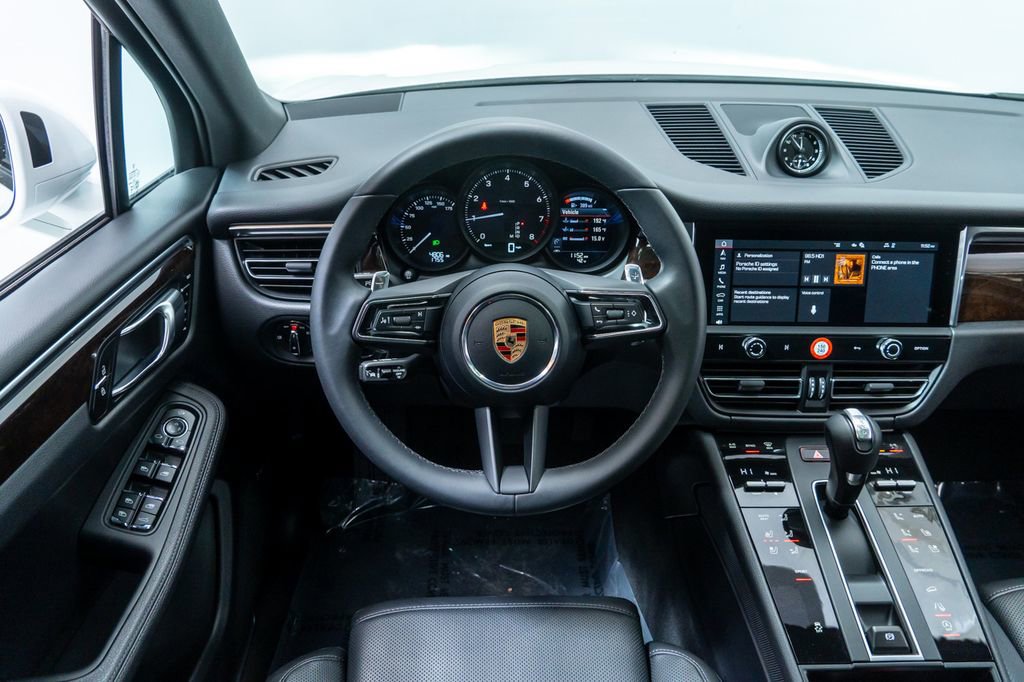Certified 2026 Porsche Macan image 14