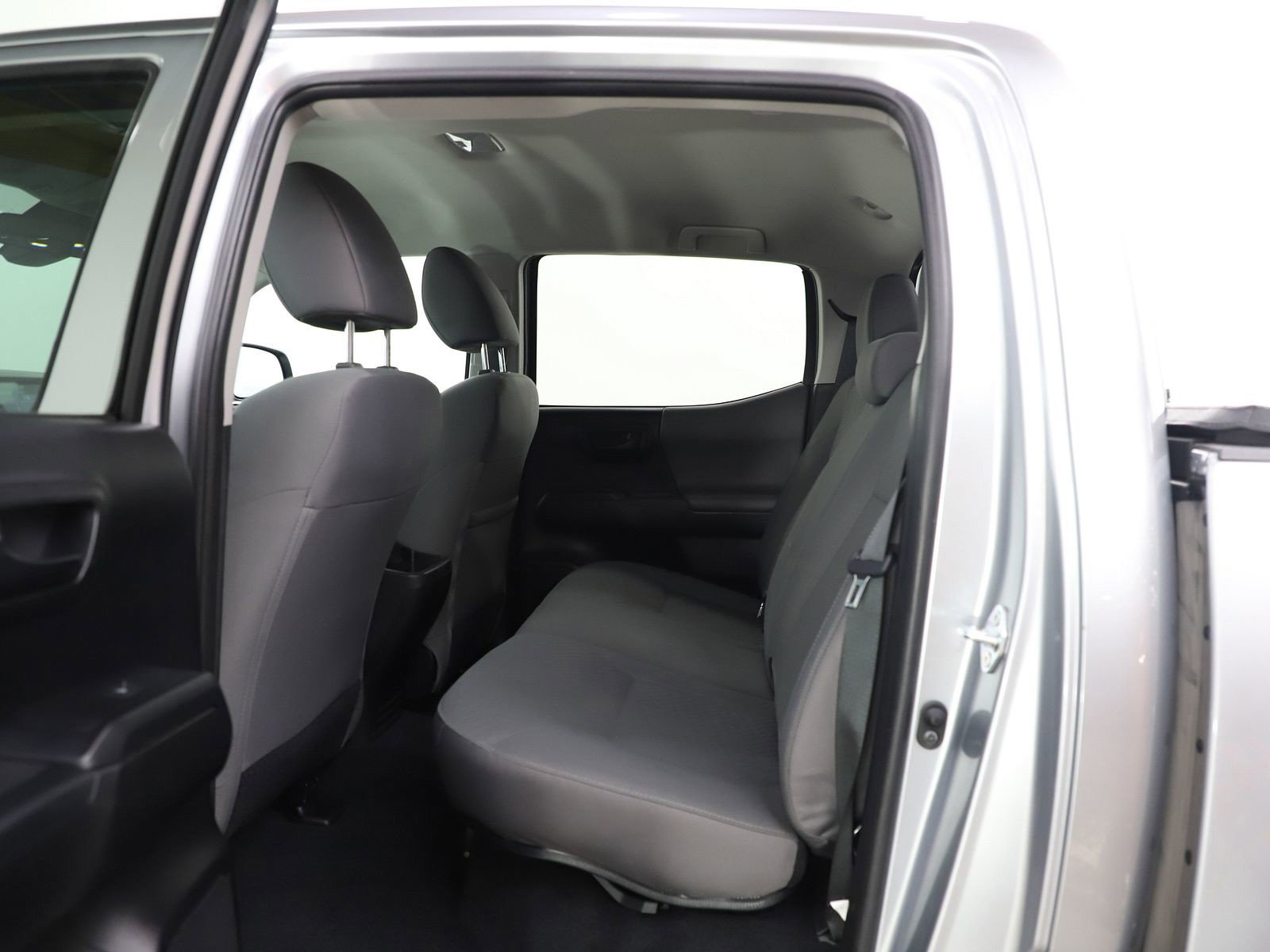 Used 2022 Toyota Tacoma SR image 17