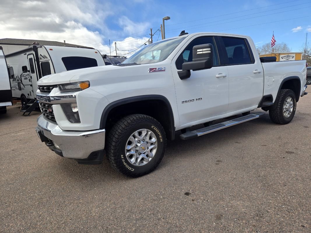Used 2022 Chevrolet Silverado 2500 LT w/ Convenience Package AWD/4WD image 3