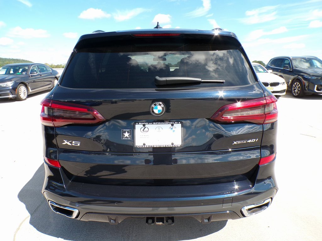 Used 2021 BMW X5 xDrive40i w/ M Sport Package image 5
