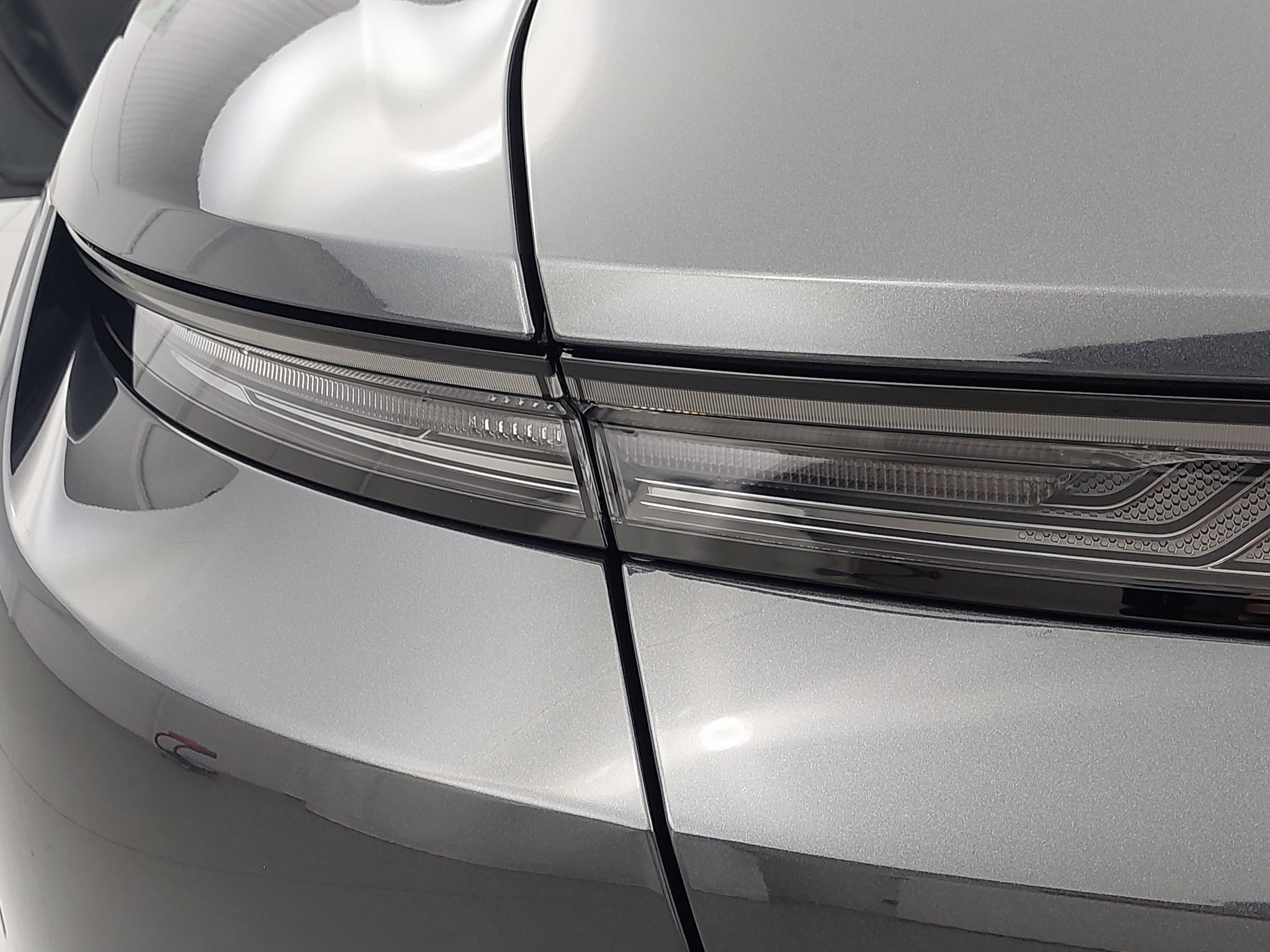 New 2026 Porsche Taycan 4S AWD/4WD image 37