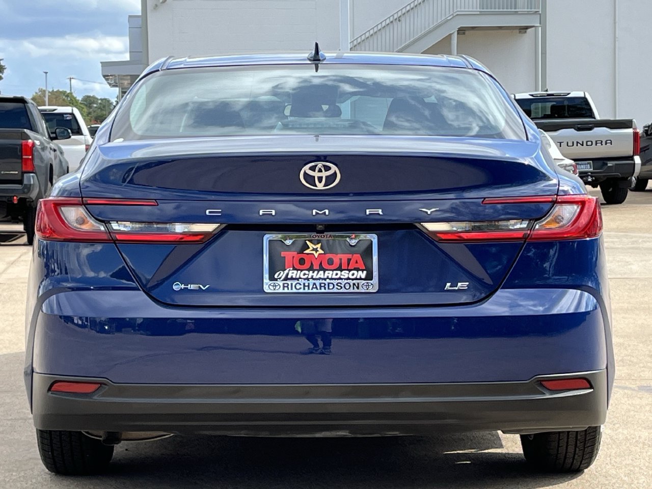 Used 2025 Toyota Camry LE FWD image 5