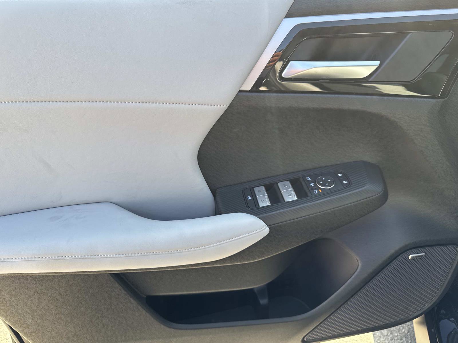 New 2025 Mitsubishi Outlander SE image 15